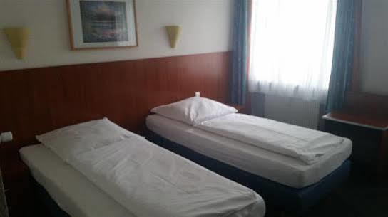 B&D Hotel Hanovre Extérieur photo