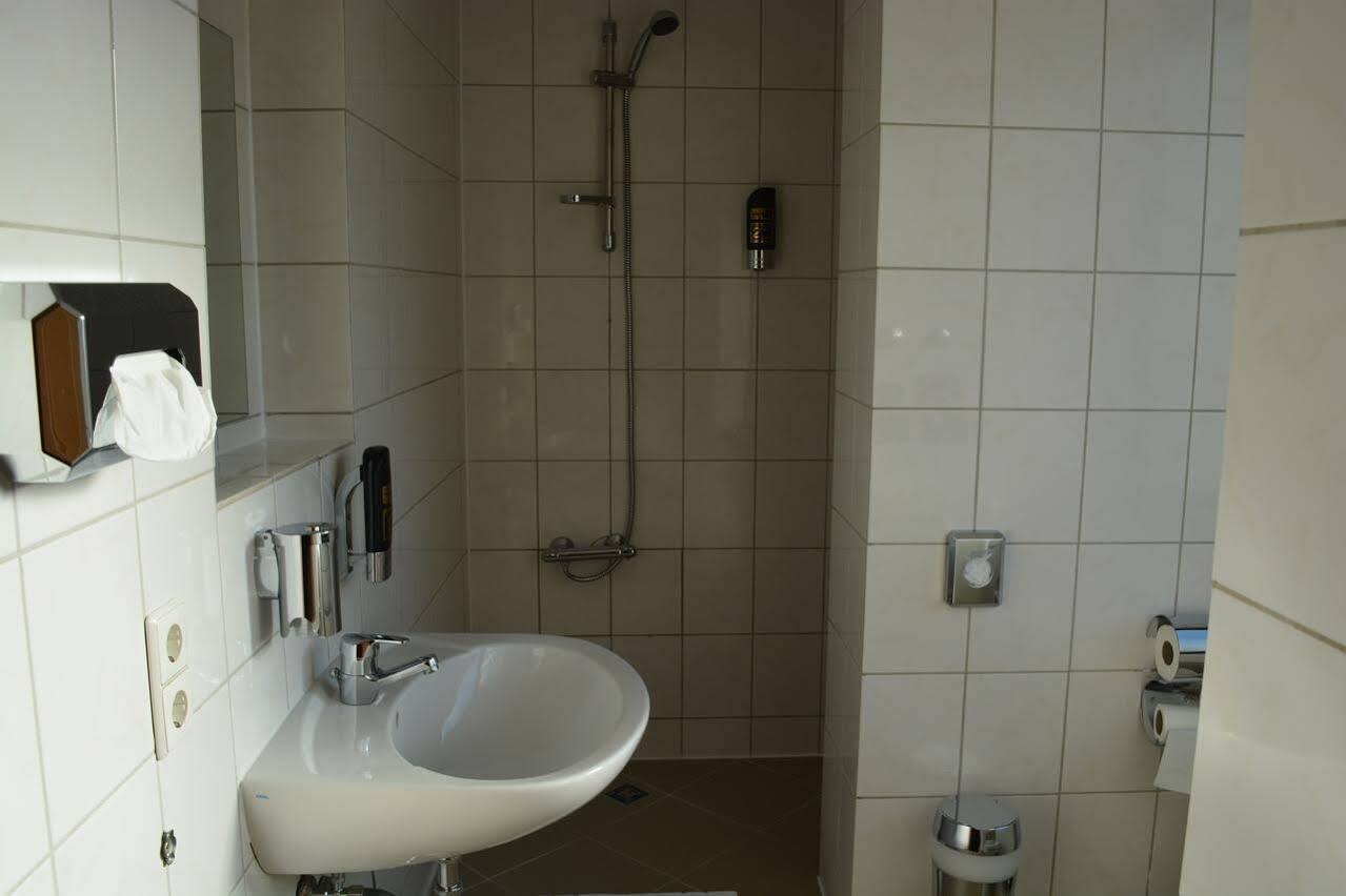 B&D Hotel Hanovre Extérieur photo